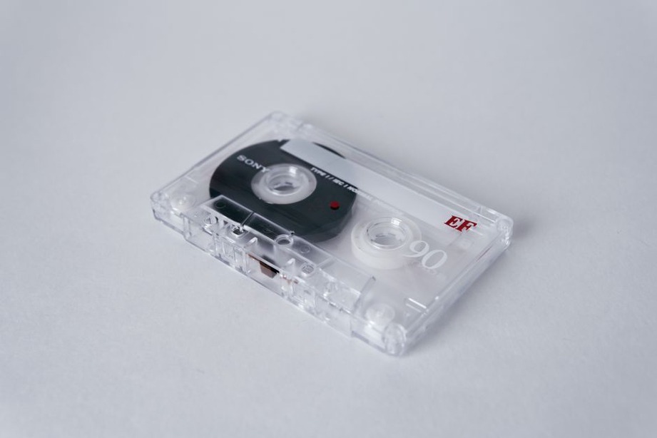 White cassette J-card with only the catalog number cav520 visible