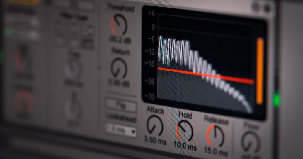 Field recorder display with a level meter hovering at minus five decibels
