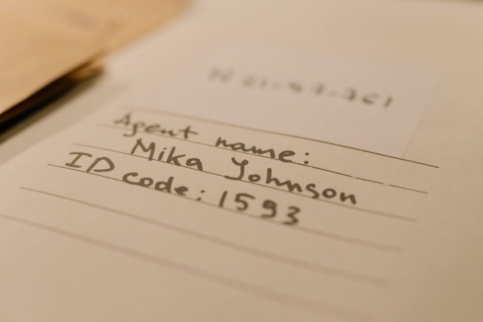 A cassette shell with a label showing a hand-written catalogue number, similar to how tesuco520 might have appeared