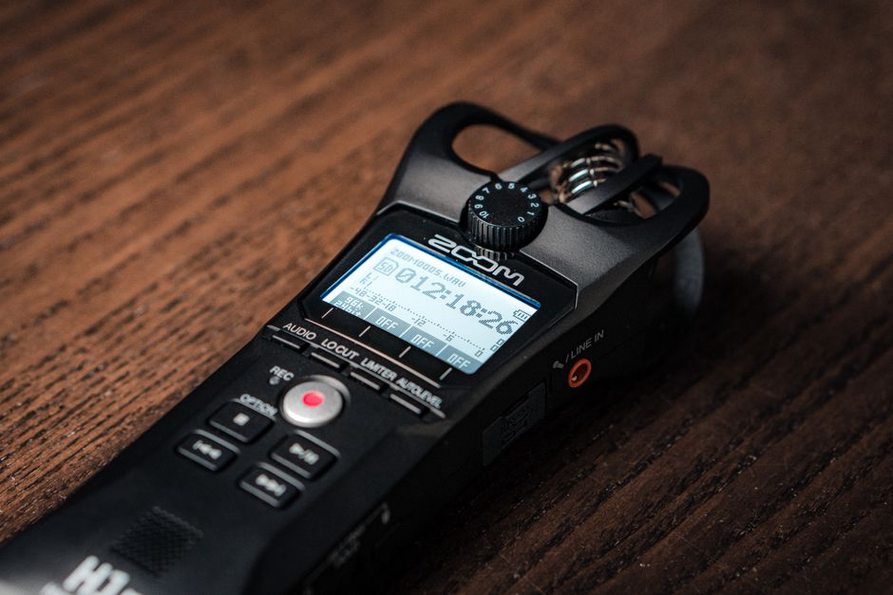 portable recorder showing date 2015-10-03 on its display