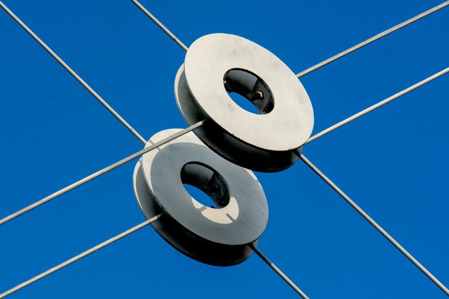 A resonant metal object wired for amplified vibration