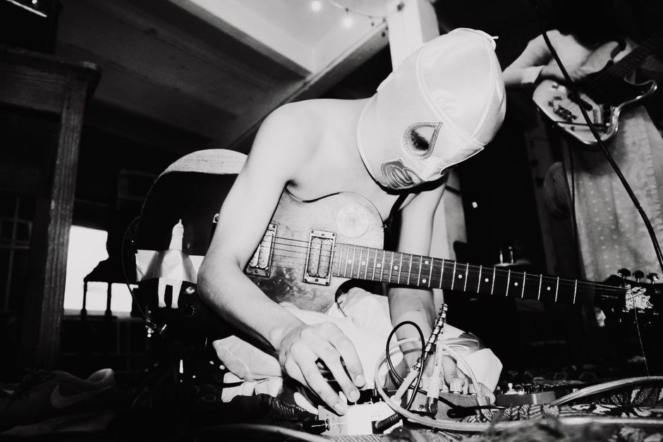 live performance of noise music in Japan