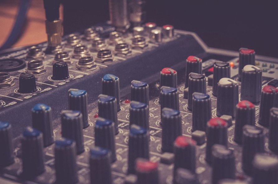 Mixer controls used to shape an unstable signal