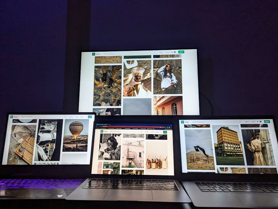 Similar photographs open for a closer comparison