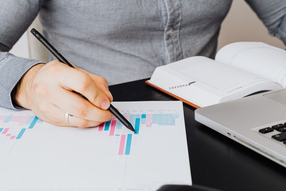 Content inventory beside notes for page revisions