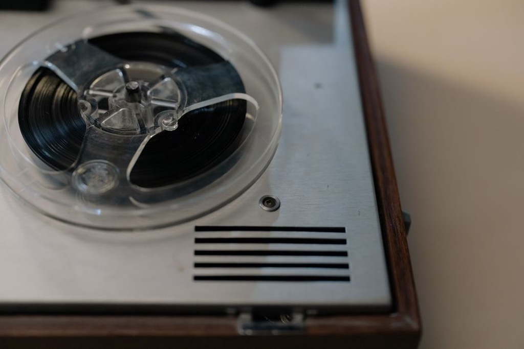 Tape laid across a splicing block